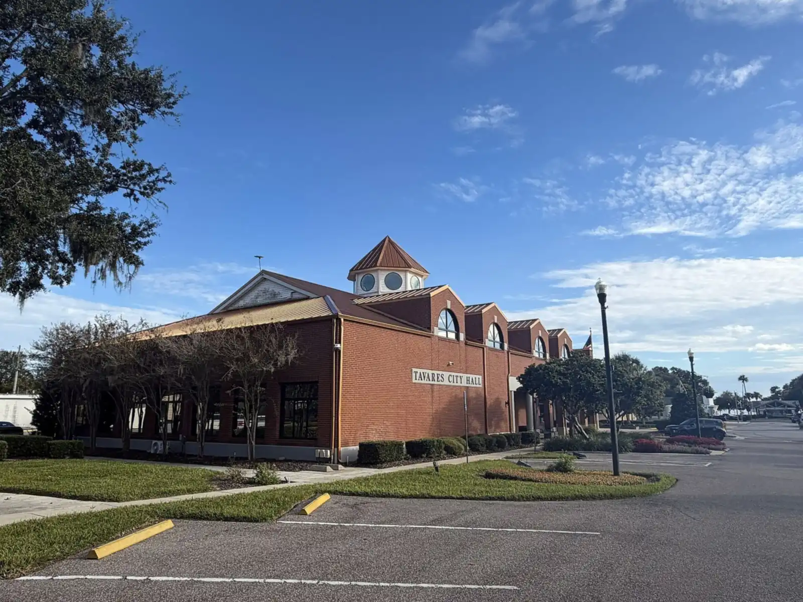 Tavares City Hall in Tavares, Florida